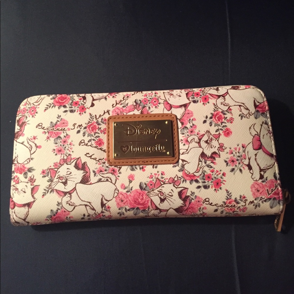 Disney Loungefly Marie Wallet