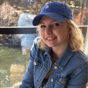 Meet your Posher, Danielle