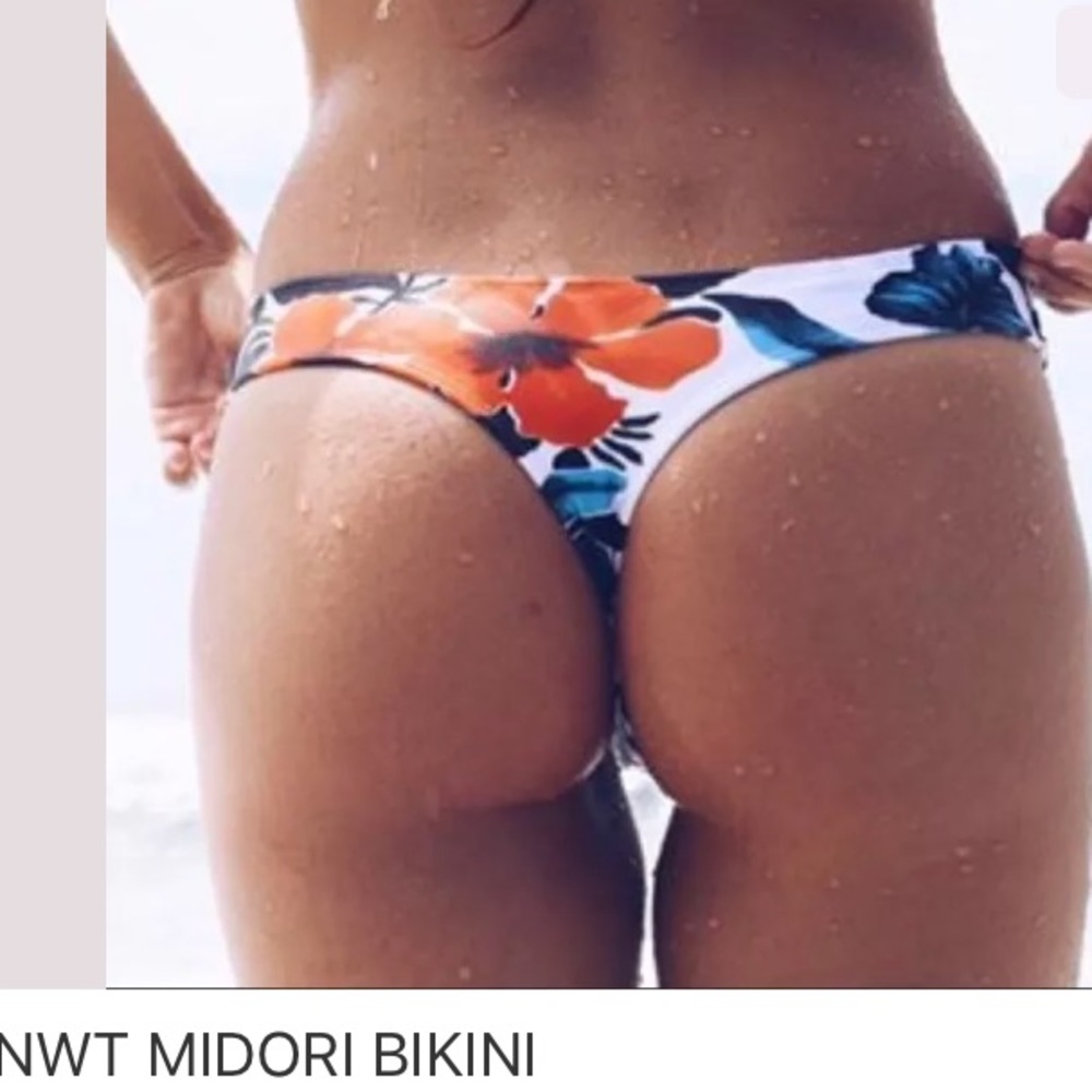 ISO MIDORI HIBISCUS BOTTOMS SIZE MEDIUM!