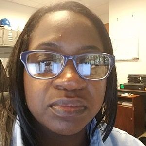 Meet your Posher, Monique