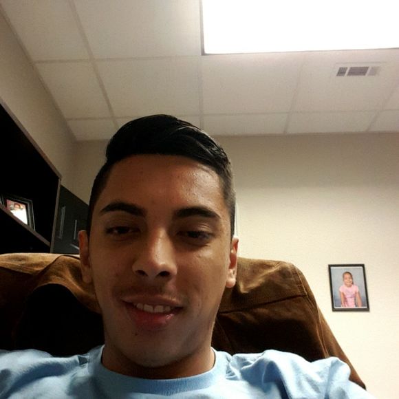 Meet your Posher, Ricardo - Picture 1 of 1