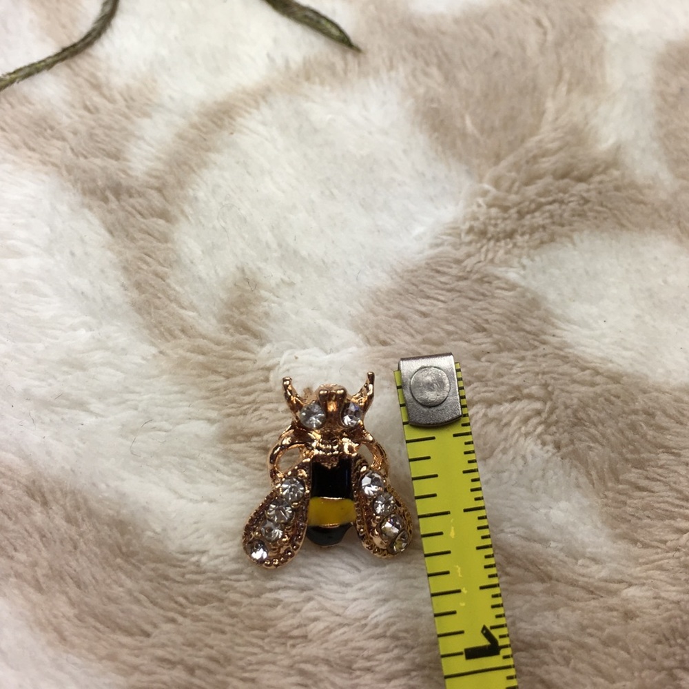 Bumblebee Earrings - Picture 6 of 7