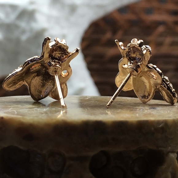 Bumblebee Earrings - Picture 4 of 7