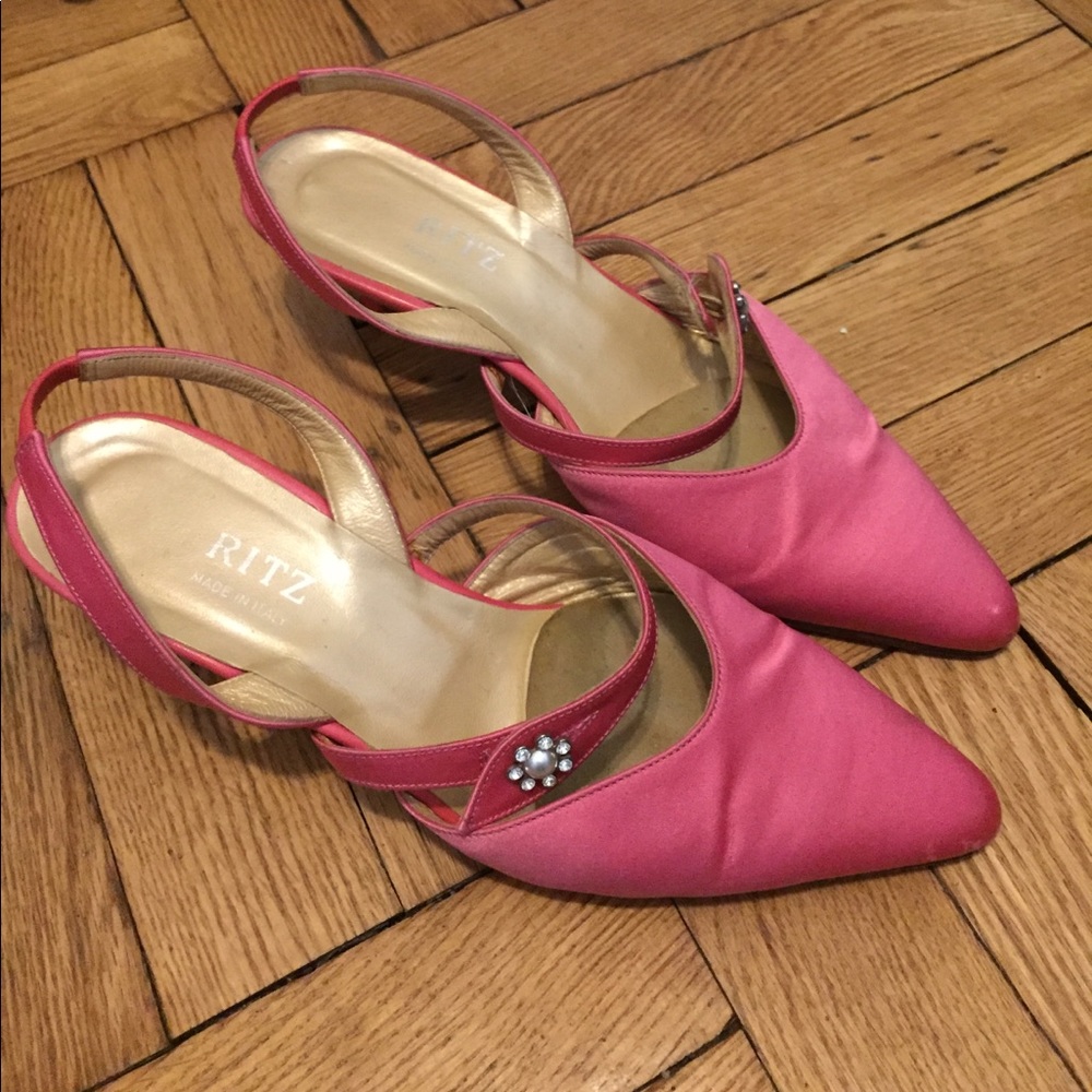 Vero Cuoio baby pink kitten heel shoes