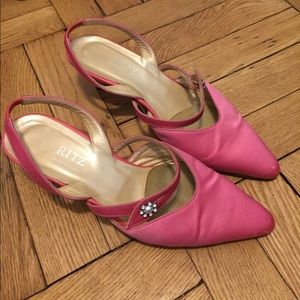 Vero Cuoio baby pink kitten heel shoes