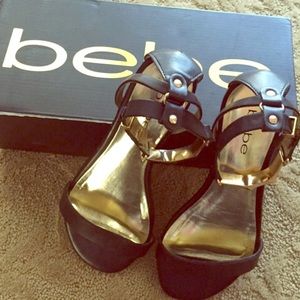 Gold Link BEBE sandals 🏷