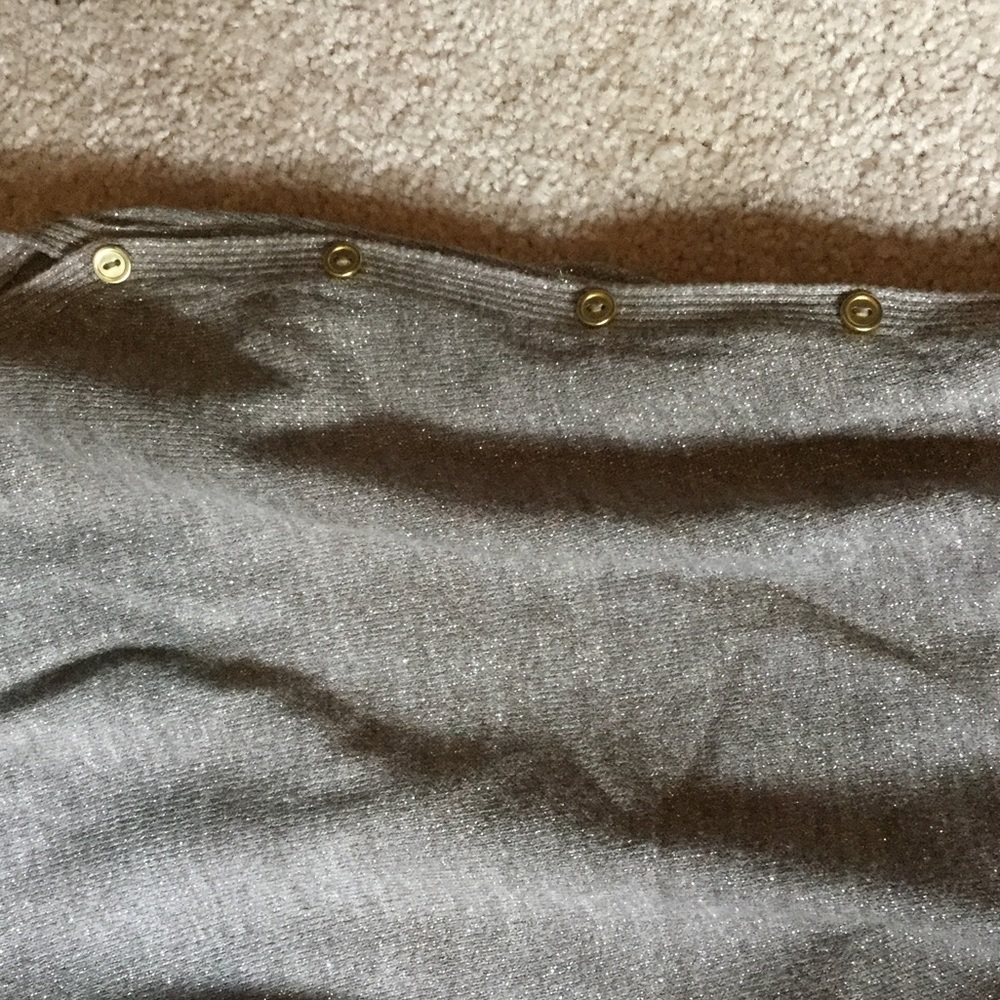 Top - Picture 2 of 2