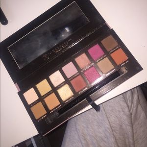 ANASTASIA MODERN RENAISSANCE PALETTE