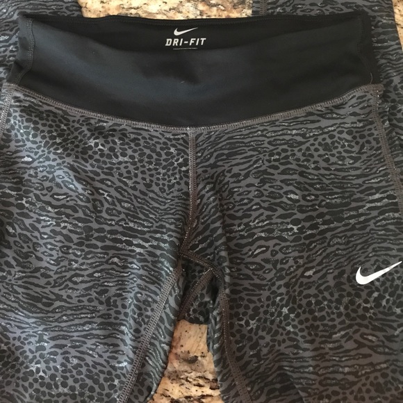 Nike Pants - Nike dri-fit running Capris