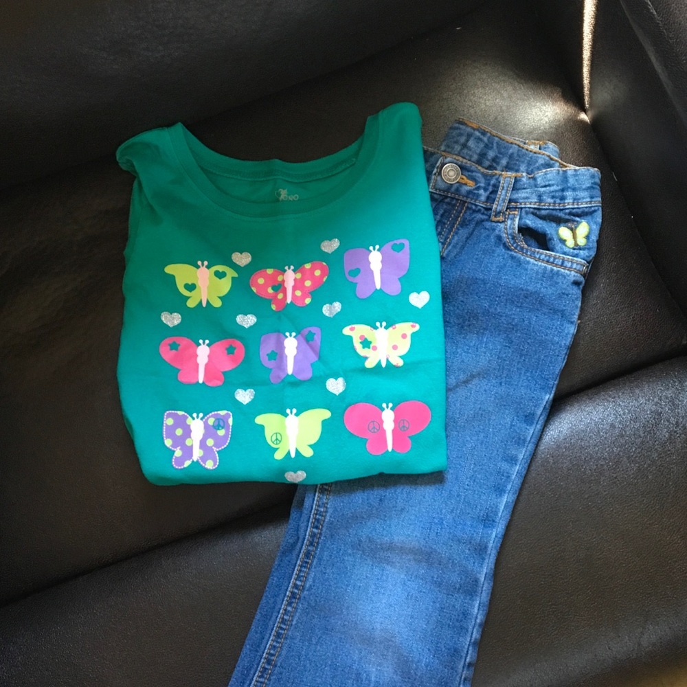 Girls 🦋 outfit size 4T