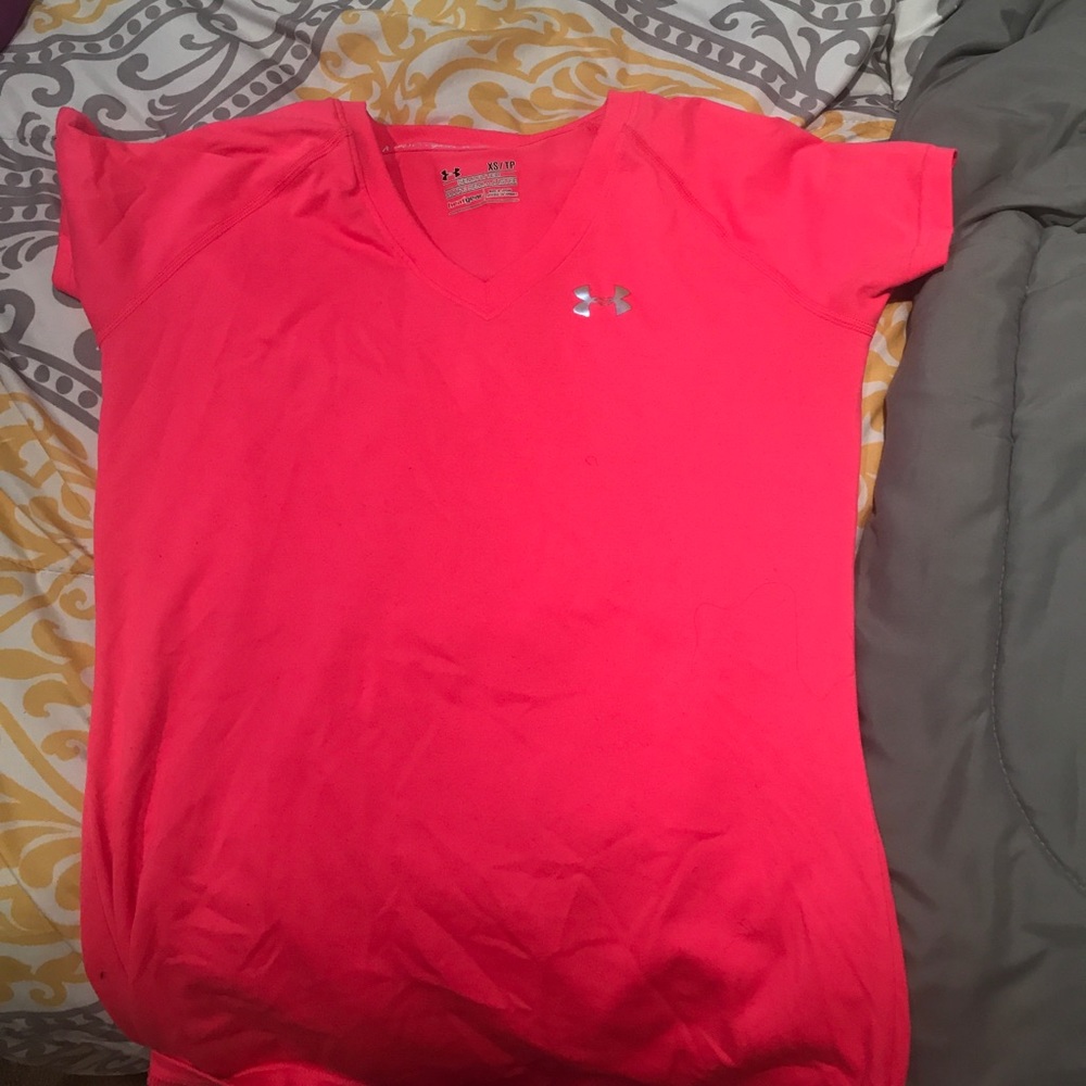 Pink under armour t shirt