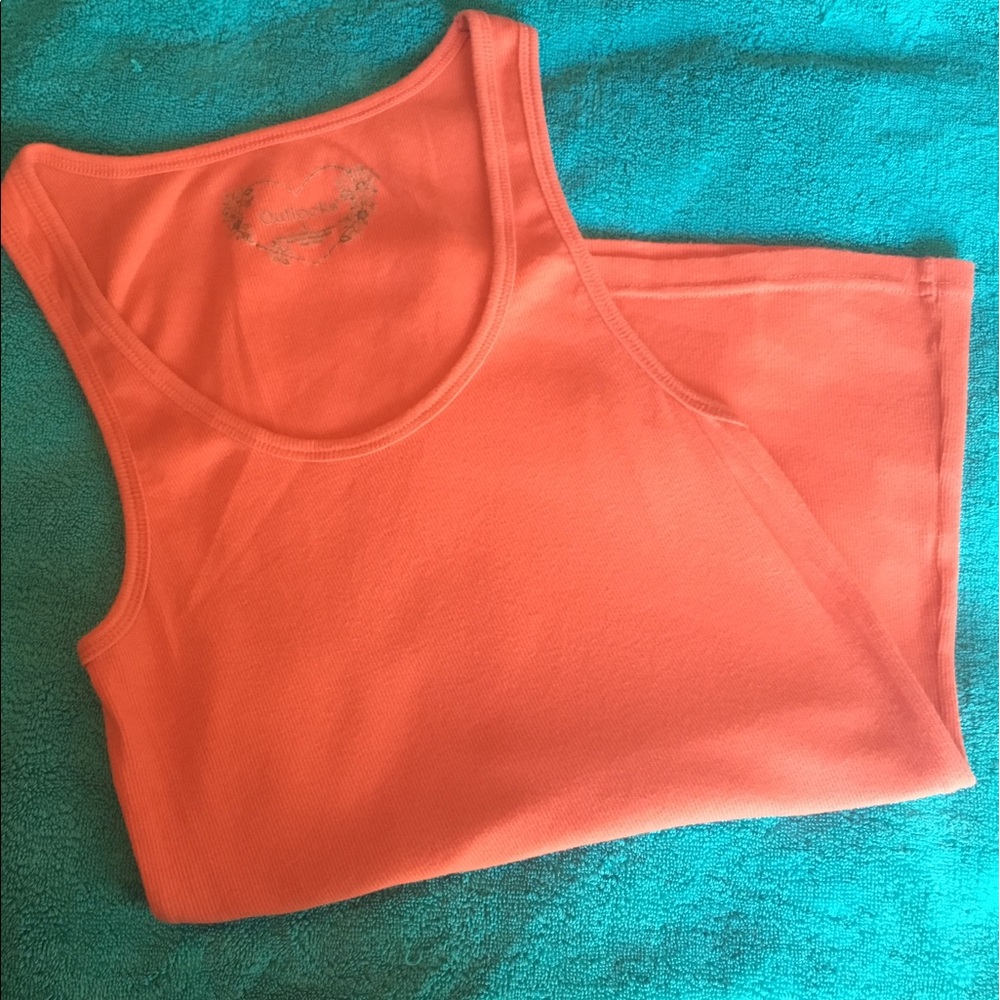 Outlooks coral colored ribbed tank. Size large