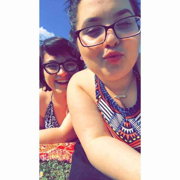 Meet your Posher, Andee - Picture 1 of 1