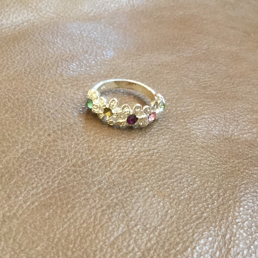 Multiocolored flower ring