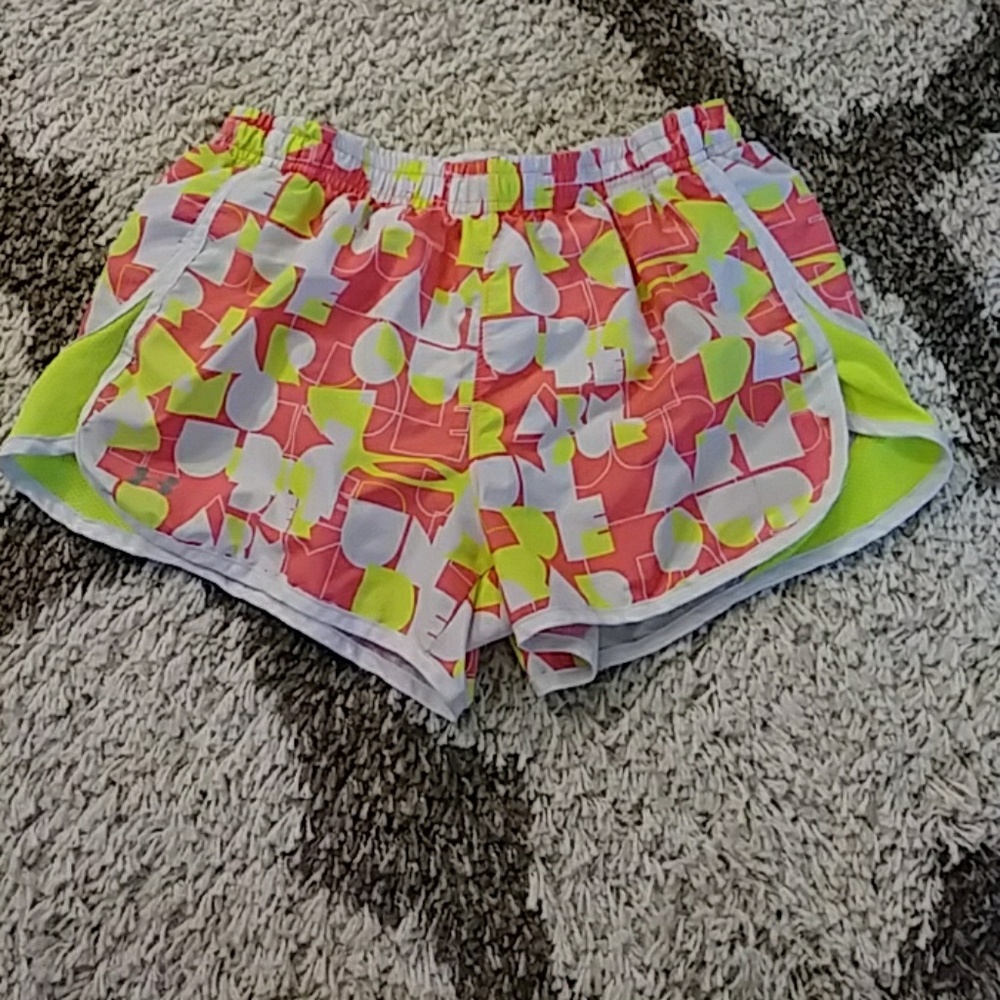Under Armour size Small shorts
