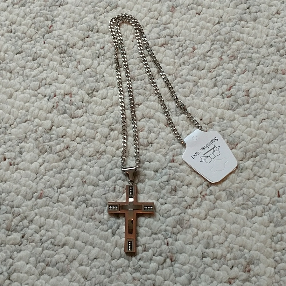 MEN'S STAINLESS STEEL CROSS NECKLACE