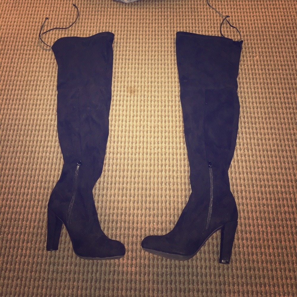 👢 Black Thigh-High Boots 👢