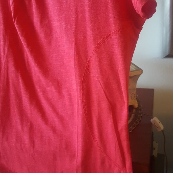 Danskin Now Red Short Sleeves Rounded Neckline Top. - Picture 4 of 6