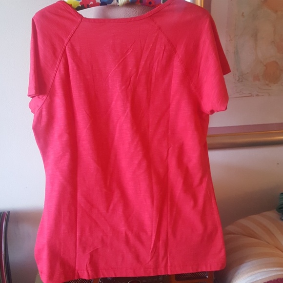 Danskin Now Red Short Sleeves Rounded Neckline Top. - Picture 5 of 6