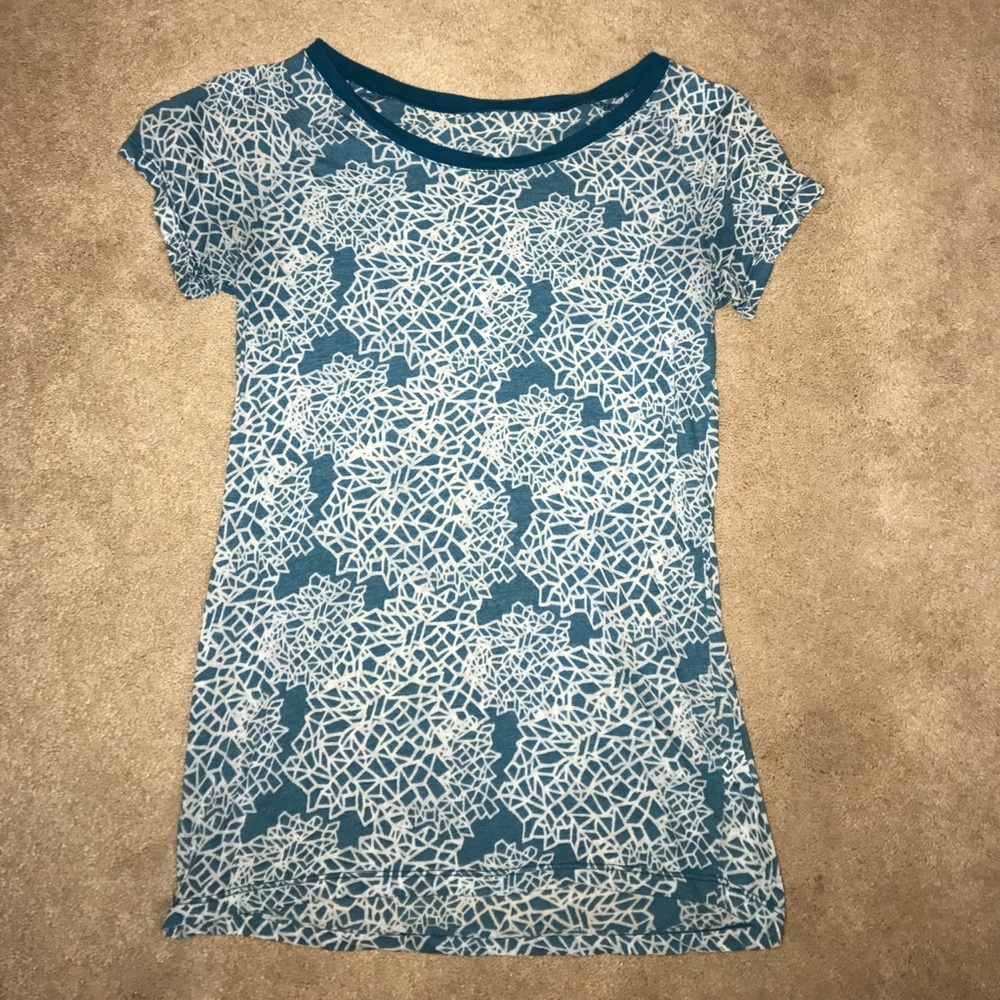 Oiselle burn out tee
