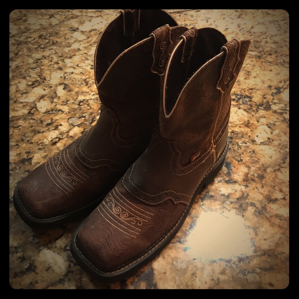 Justin boots-- worn once for a wedding