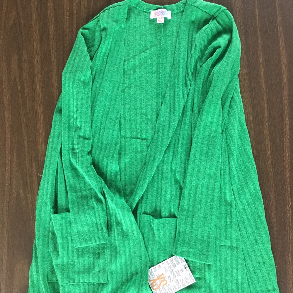 BNWT Lularoe kelly green 🍀 sarah xs beautiful!