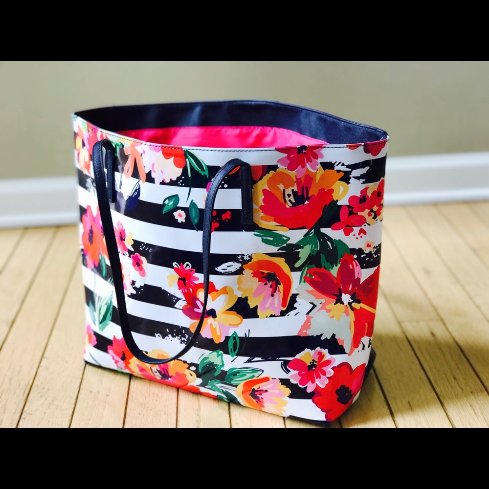 MACY'S vinyl tote, PERFECT FOR SUMMER! colorful 💕