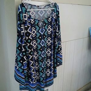 Super cute bright colored tunic!