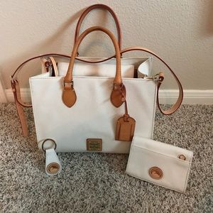 Dooney & Bourke purse/keychain/cardholder