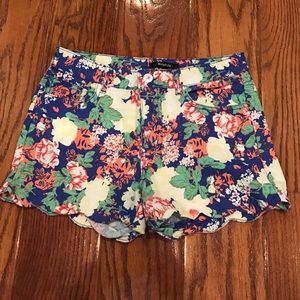 RolyPoly Floral Scalloped Shorts