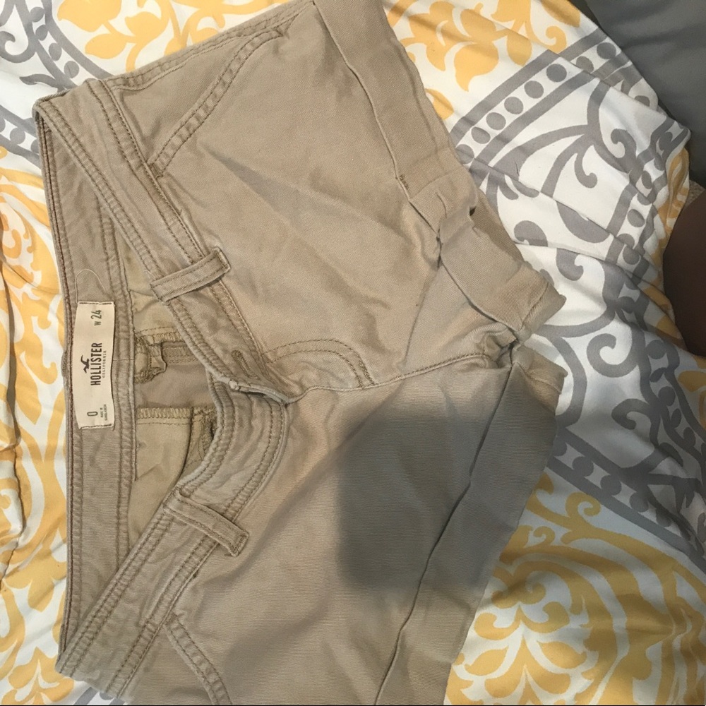 Khaki hollister cargo shorts