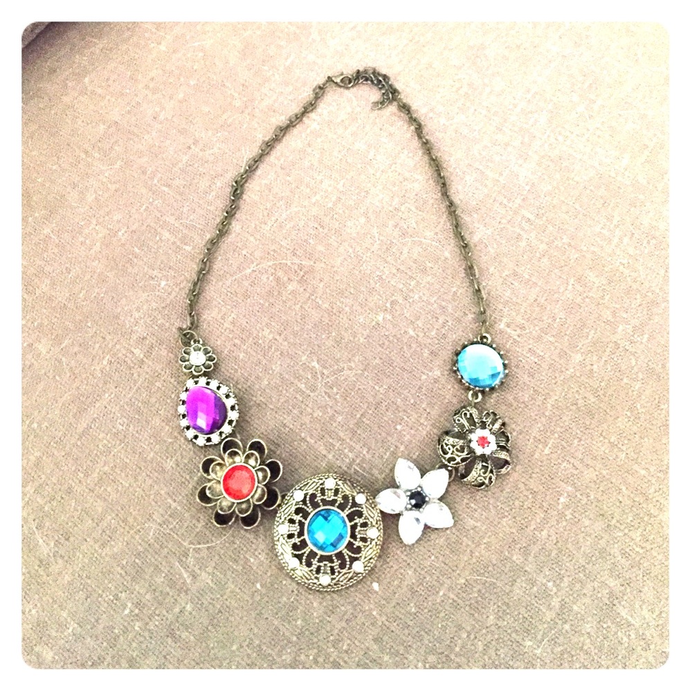 Multicolored necklace