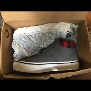 VANS BOYS SIZE 3.0
