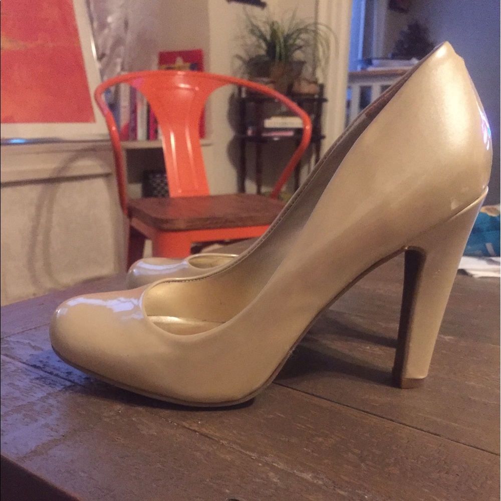 Jessica Simpson patent leather nudes