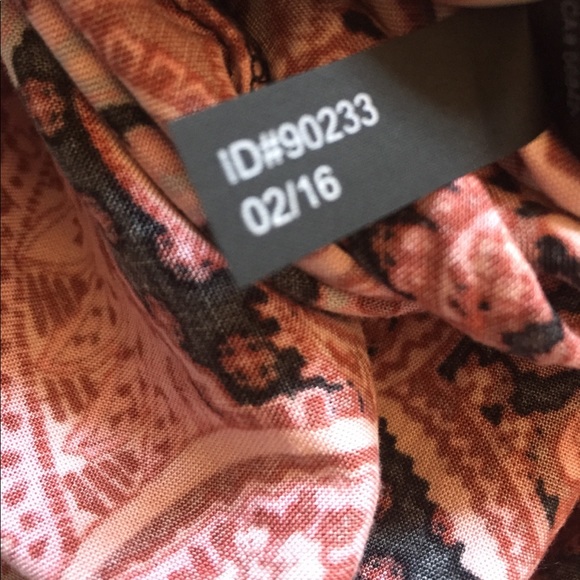 🔻$50 EXPRESS Open Tie Back Paisley Sleeveless Top - Picture 6 of 8