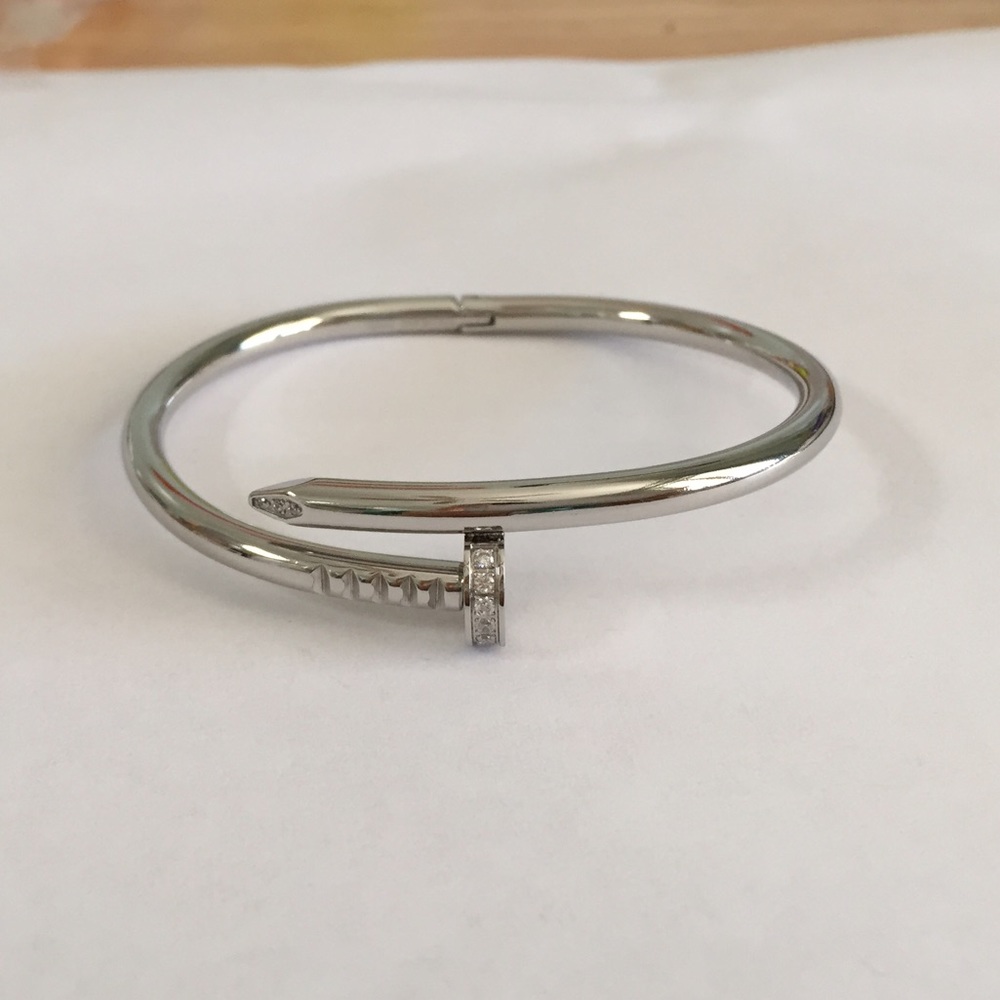 Love nail bracelet one silver and one gold