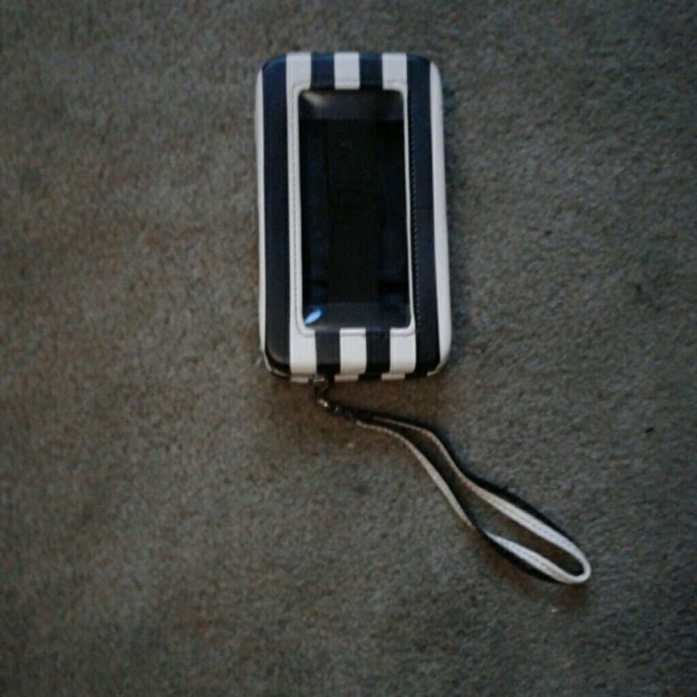 A phone holder/wallet allinone