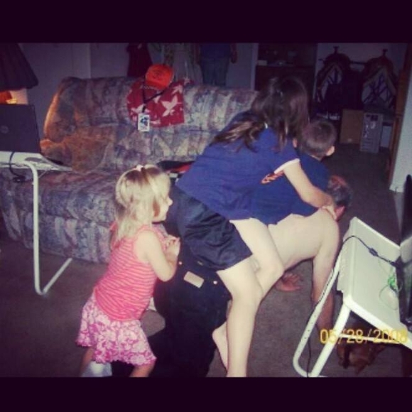 Meet your Posher, Tori - Picture 1 of 1