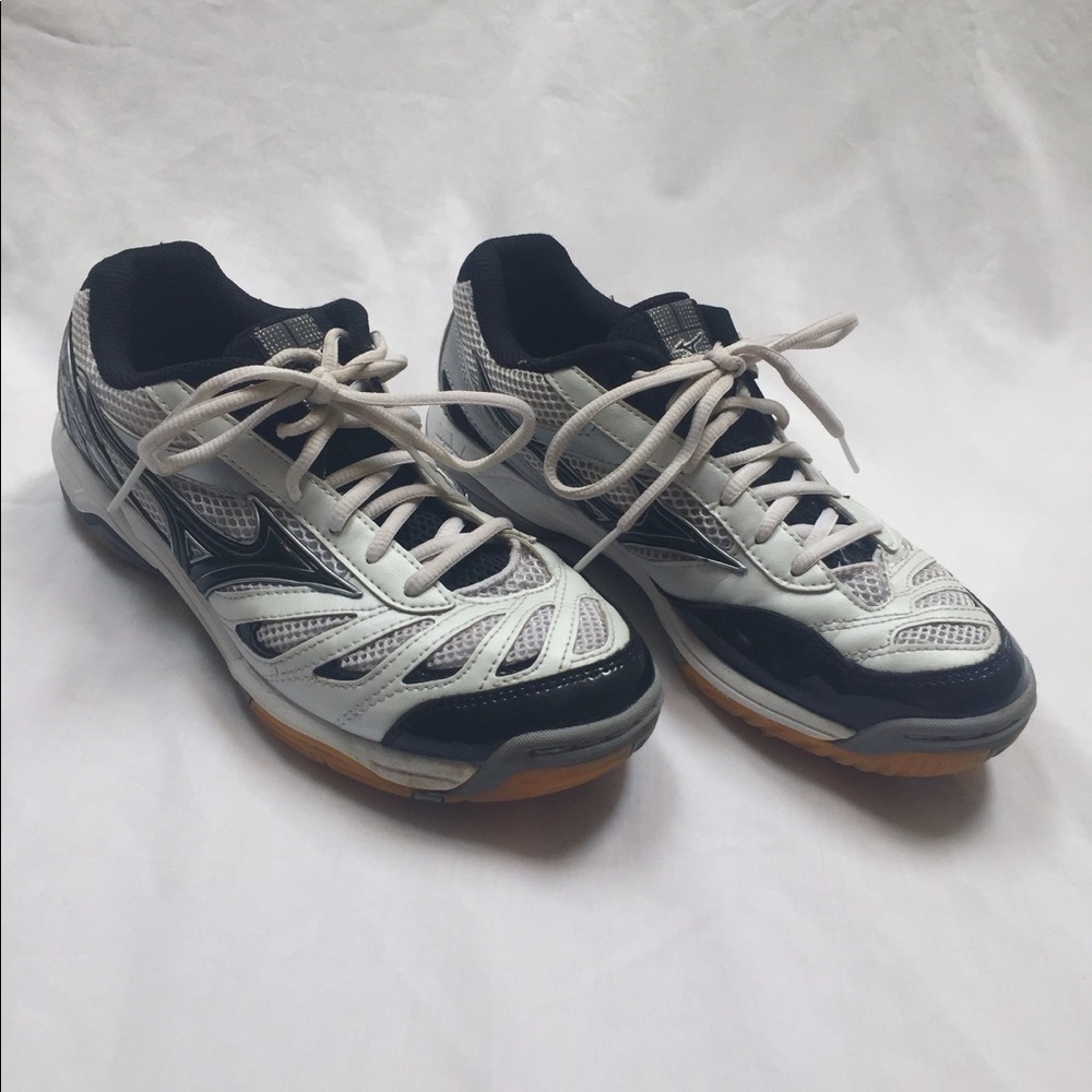 Mizuno Women's Wave Rally 5 - White/black size 9