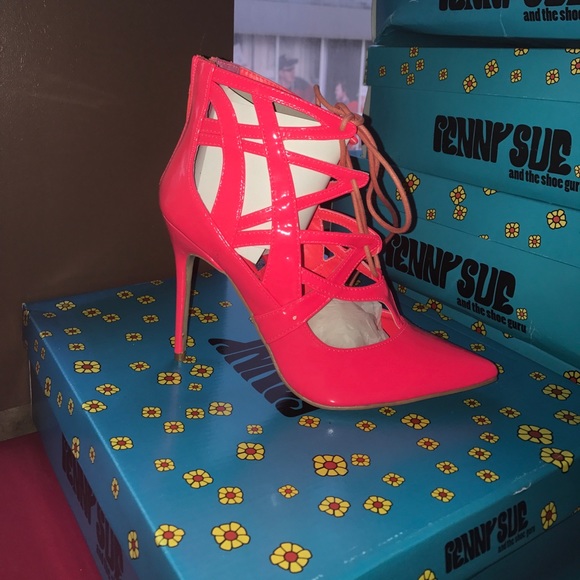 Shoes - Picture 3 of 4