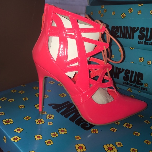 Shoes - Picture 4 of 4