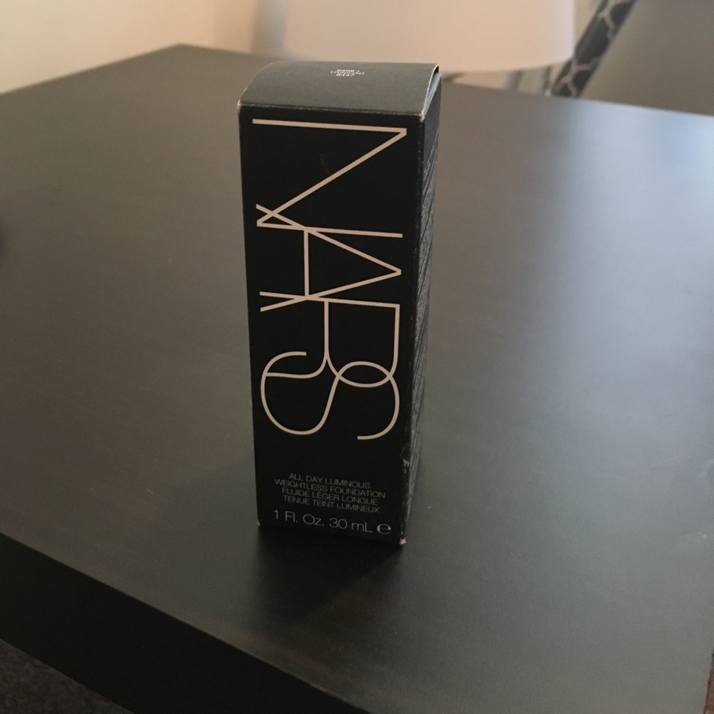 NARS all day luminous in Dark 1 Trinidad