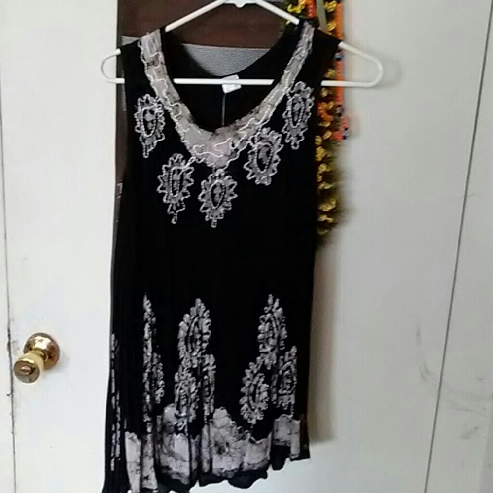 NWT Sleeveless Top