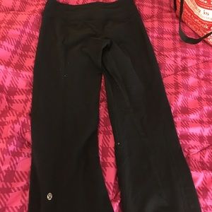 Reversible yoga pants