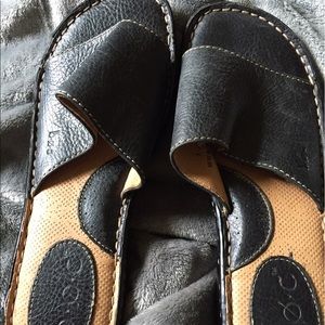 B.O.C  Black leather Sandals Like New Sz 7