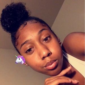 Meet your Posher, Kay