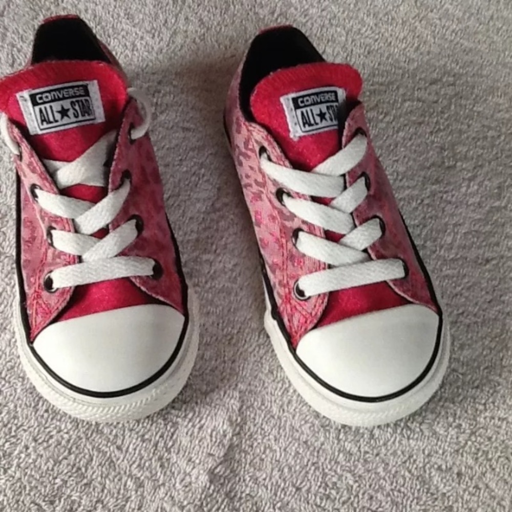 Converse infant girls shoes sizes: 5-10 New