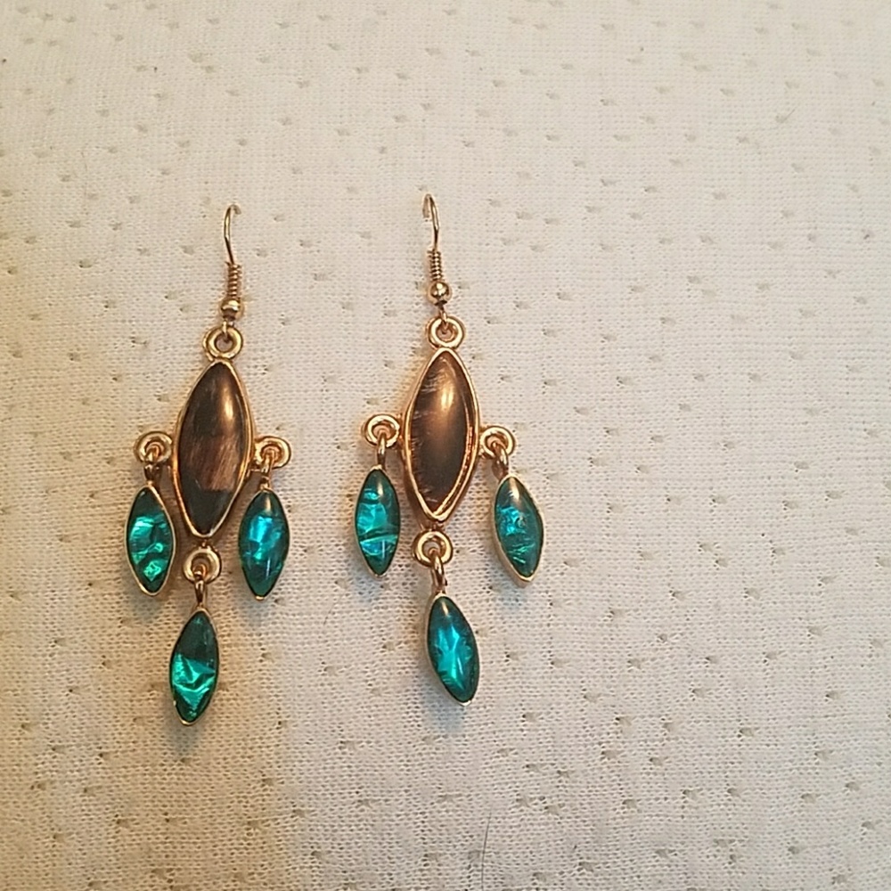 4 gem dangling earring