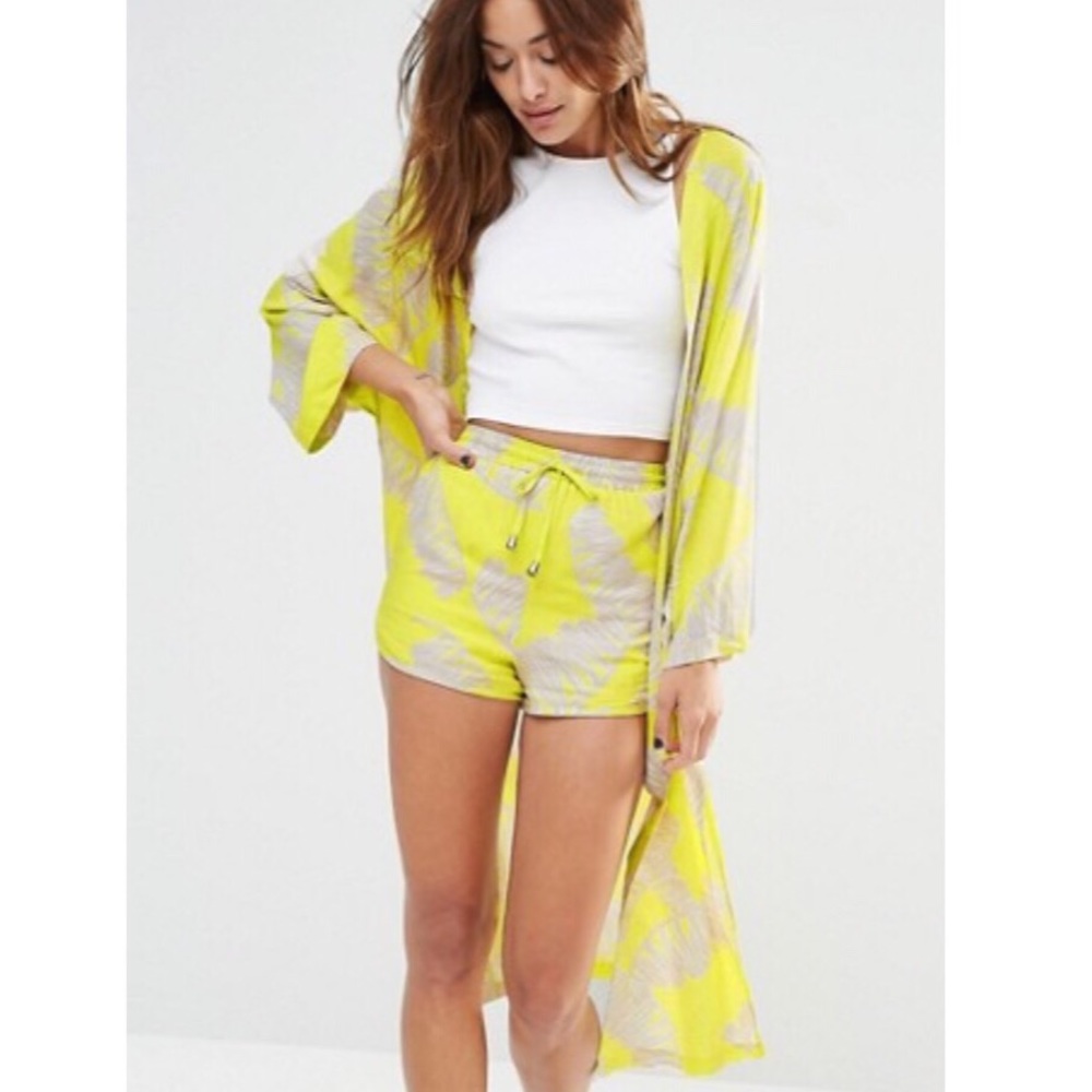Missguided Feather Print Kimono and Shorts