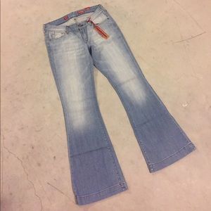 Express Stella Light Wash Jeans